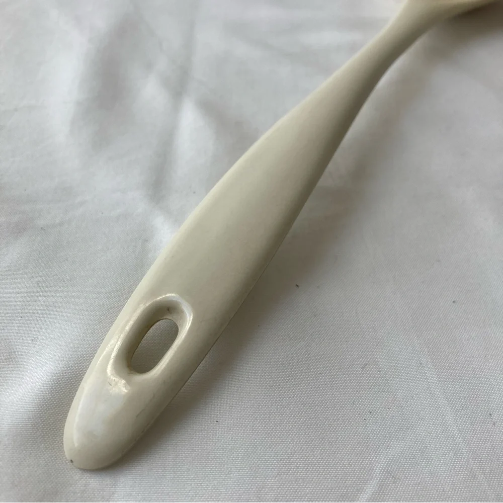Vintage Nylon Soup Ladle Spoon Dipper Almond Beige Kitchen Utensil Taiwan Cook
